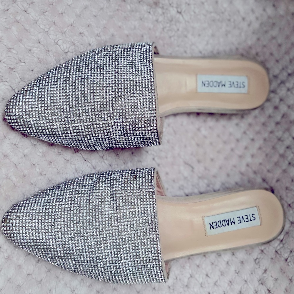 STEVE MADDEN TRACED RHINESTONES SHOES